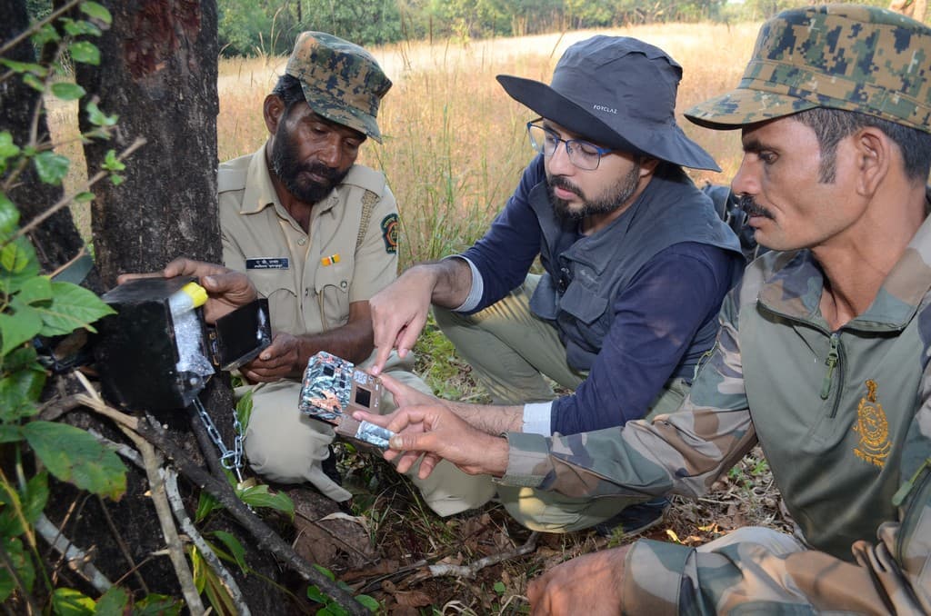 WCT’s Conservation Biologist trains the frontline forest staff of the newly formed Chandgad and Tillari Conservation Reserves in camera trapping. 